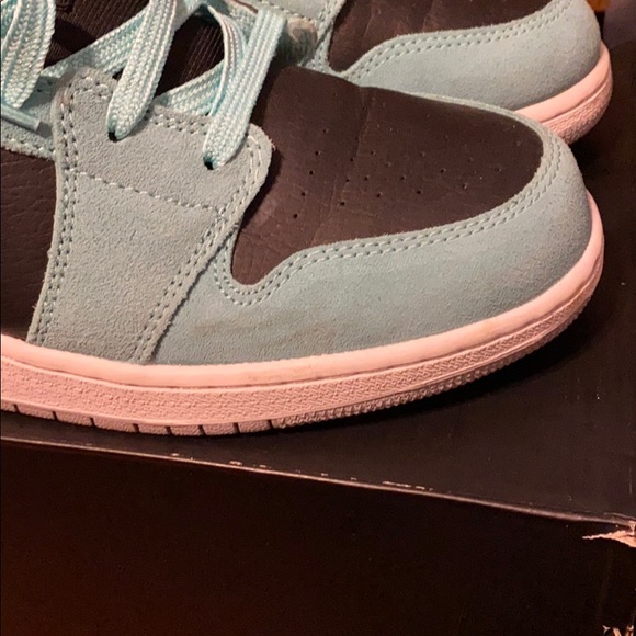 See pic for on box sneaker description - Picture 5 of 8